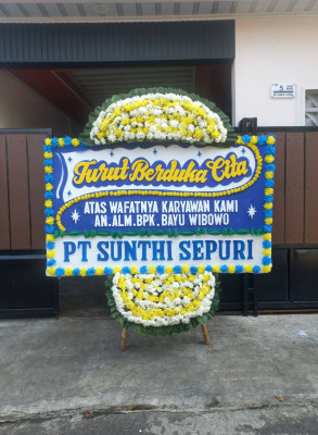 Papan Bunga Duka di Kejuruan Muda