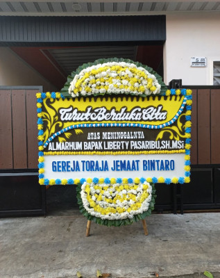 Papan Bunga Duka di Kejuruan Muda